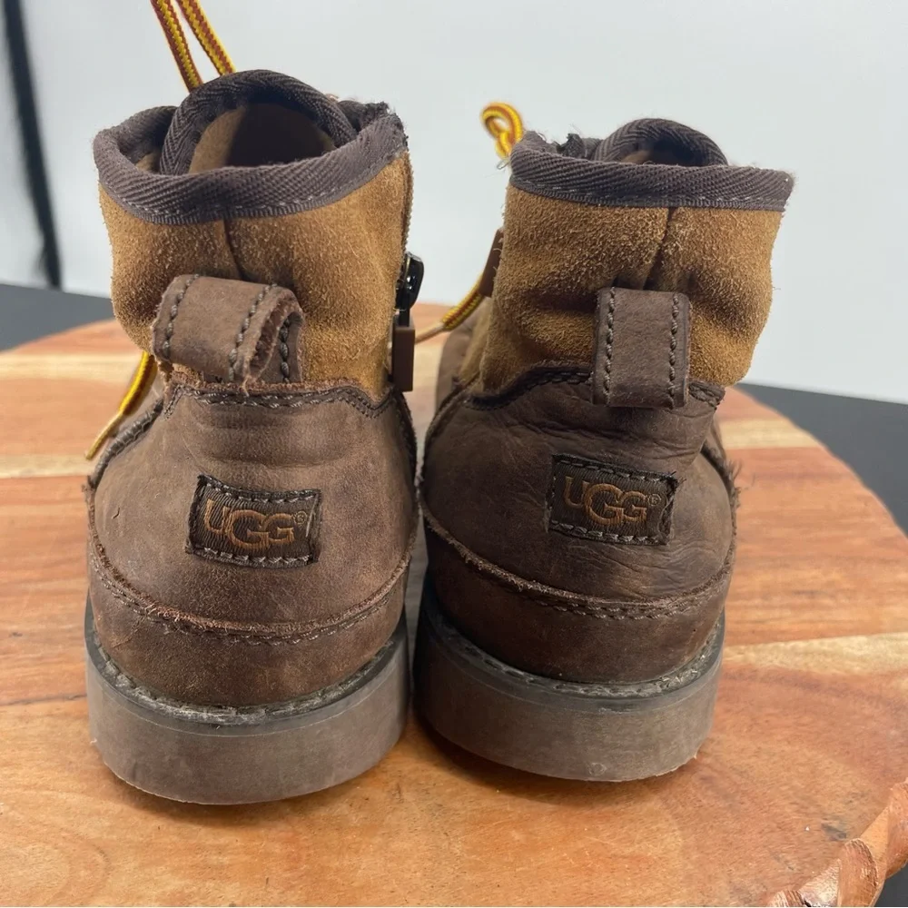 UGG Bradley Leather Suede Zipper Ankle Boot little boy Sz 3